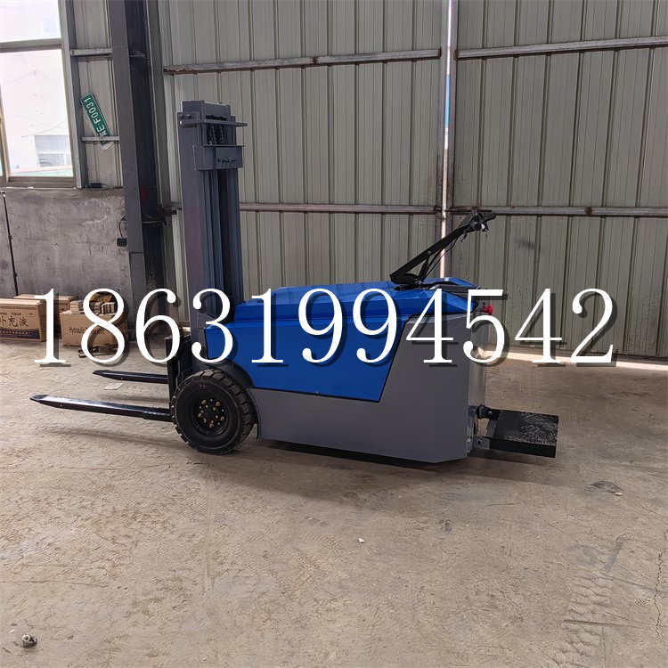 洮北区全电动叉车插腿式堆高车液压装卸车1.5吨升高小型站驾式铲车